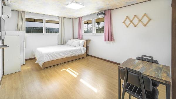 Nella foto è visibile l'oggetto Yeongheungdo Ttobagi Pension situato nella città di Changgyŏngi.
