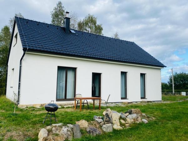 Na fotografii je vidět objekt Komfortní novostavba v Českém Švýcarsku nacházející se ve městě Arnoltice u Děčína.