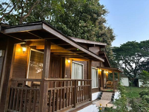 A la foto es mostra l'objecte Jironi Resort situat a la ciutat de Tezpur.