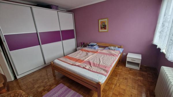 The photo shows the Apartman Marija located in the city of Železnička Stanica Incel.