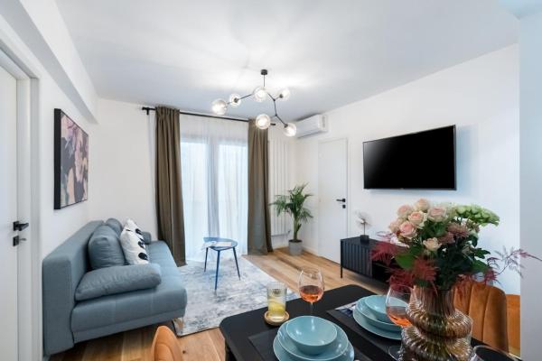 Bright Apartment - Top Location - Charming Balcony, Bucarest
