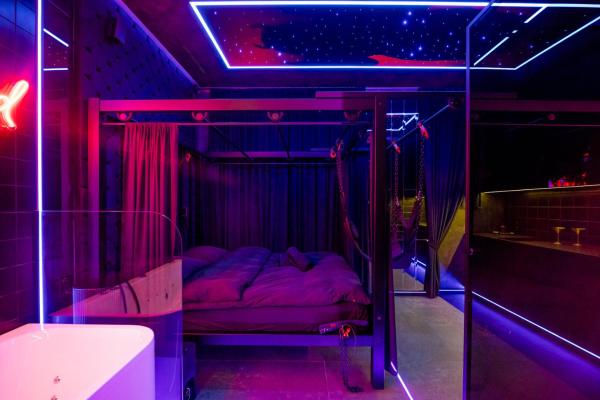 No Limits House - Apartament BDSM Red Desire, Warsaw