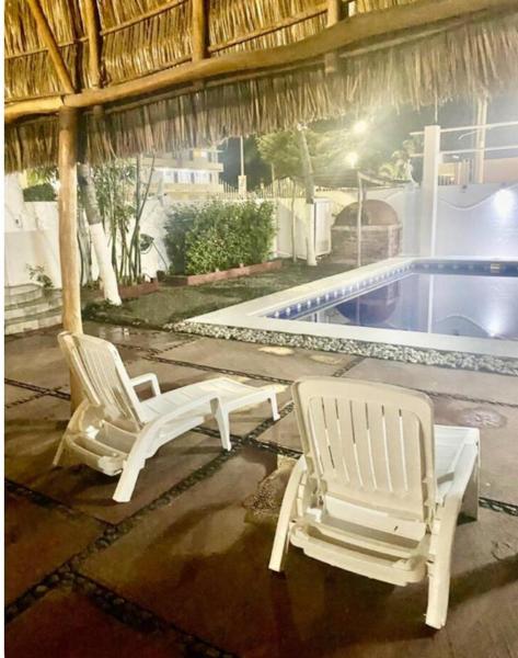 A la foto es mostra l'objecte Casa Brisa Dorada situat a la ciutat de Manzanillo.