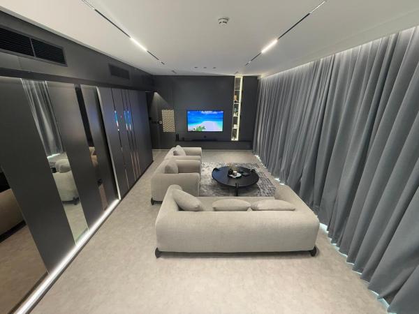 På billedet ses objektet Luxury 2-Bed Flat, Prime Location, Burj View & World Highest Running Track beliggende i byen Dubai.
