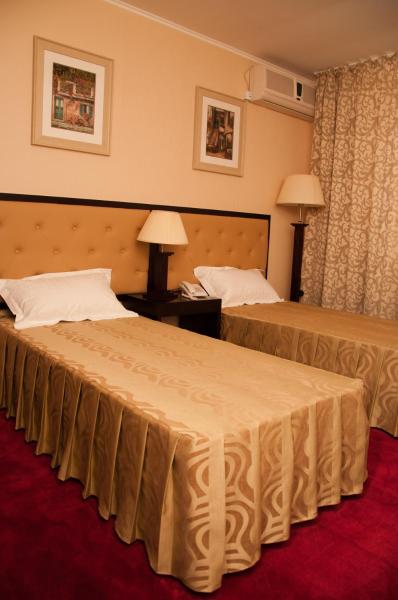 Na zdjęciu widoczny jest obiekt Hotel Baden położony w mieście Călăraşi.