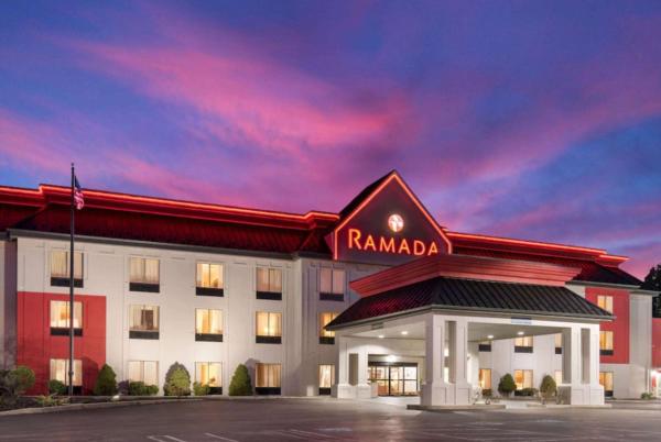 Op de foto is het object Ramada by Wyndham Harrisburg/Hershey Area te zien, gelegen in de stad Harrisburg.