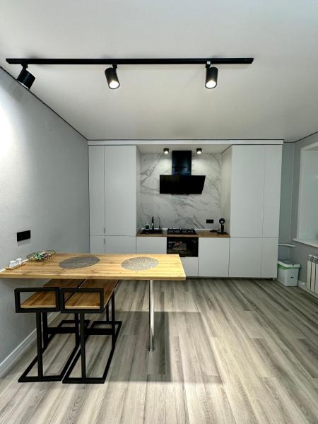 Kuvassa näkyy kohde 1 комнатная квартира Батыс-2, joka sijaitsee kaupungissa Aqtöbe.