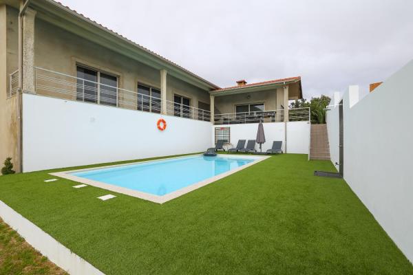 En la foto se muestra el objeto CASA MARIA ubicado en la ciudad de Marinhas.