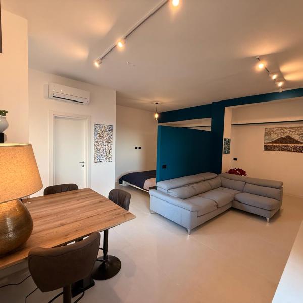 Na fotografii je vidět objekt Blue Sky Loft - Strepitosa Vista sul Golfo, eleganza unica! nacházející se ve městě Neapol.