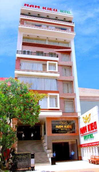 Na foto é possível ver o objeto Nam Kieu Hotel Ca Mau localizado na cidade de Thới Bình.