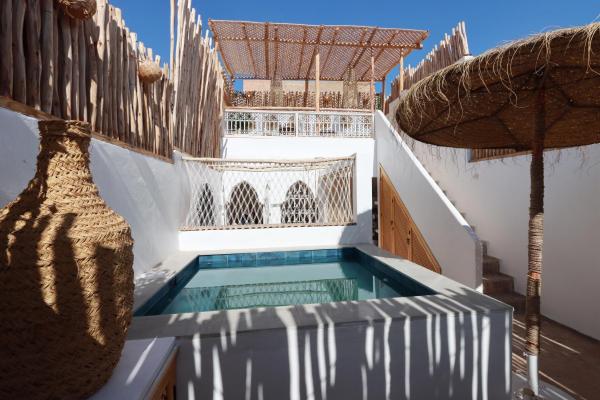 Riad El Charsa, Logement Entier 4 à 6 Personnes, Proche Jemaa El Fna, Rooftop Et Bassin Chauffé - Marrakesh