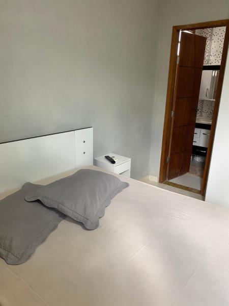 A la foto es mostra l'objecte Lar de Setiba situat a la ciutat de Guarapari.