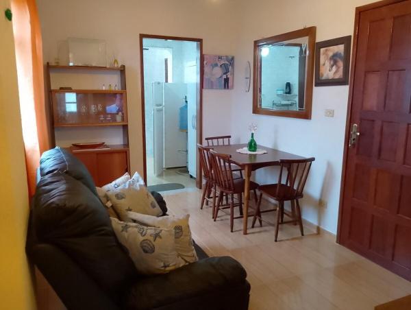 A la foto es mostra l'objecte Apto de um quarto com vista para o Mar situat a la ciutat de Guarapari.