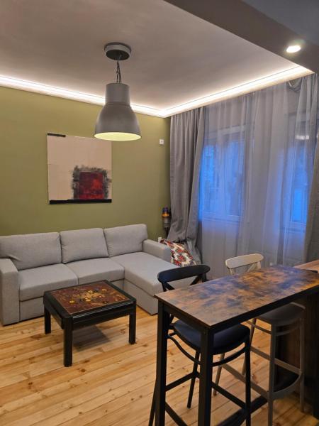 På billedet ses objektet Quiet Center Apartment near Vitosha Blvd & NDK and VMA & Alexandrovska beliggende i byen Sofia.