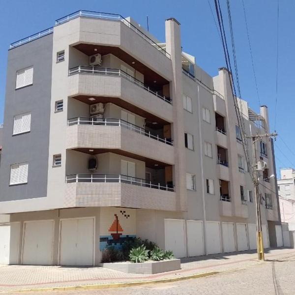 A la foto es mostra l'objecte Apartamento próximo a Praia do Mar Grosso em Laguna-SC situat a la ciutat de Laguna.