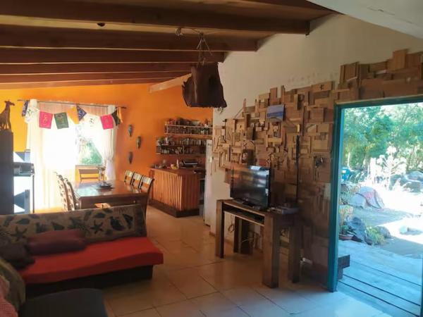 På billedet ses objektet Hostal Nahuel Ray beliggende i byen Pucón.