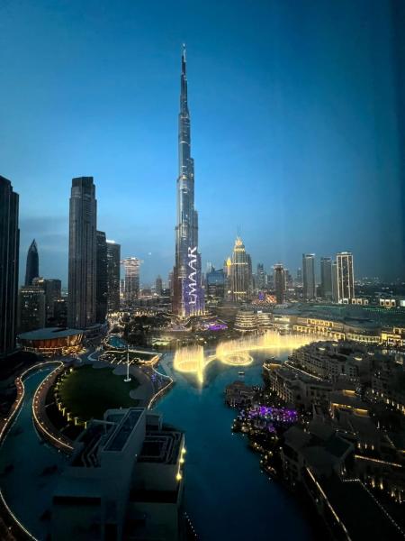 Na fotografii je vidět objekt INA Homes-Residences Tower 7 Full Burj Khalifa & Fountain Views nacházející se ve městě Dubaj.