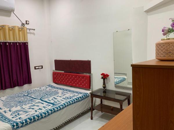 A la foto es mostra l'objecte Kolkata Sarkar Villa Homestay situat a la ciutat de Sonārpur.
