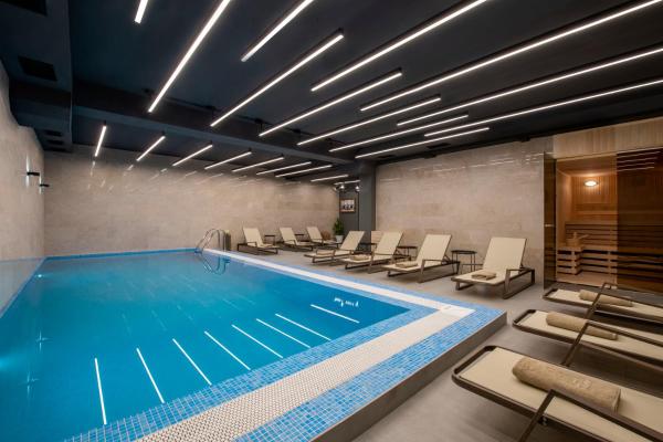 A la foto es mostra l'objecte Bristol Hotel and Spa Bakuriani situat a la ciutat de Bakuriani.