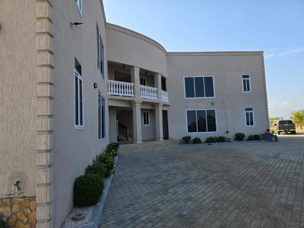 Στη φωτογραφία φαίνεται το αντικείμενο Bonvilla που βρίσκεται στην πόλη Lekponguno.