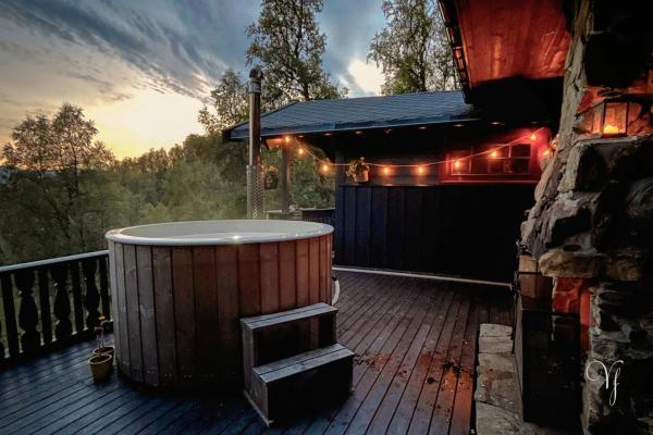 På billedet ses objektet Voss Waterfalls - Norway Mountain Cabin & Traveller Award Winner! beliggende i byen Evanger.