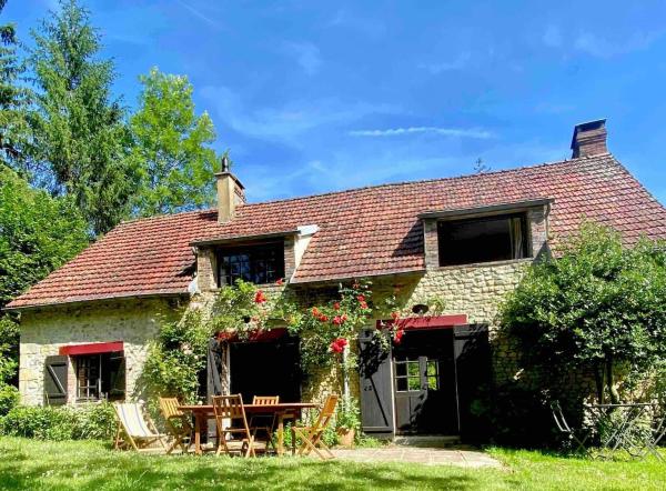 Auf dem Foto ist das Objekt Maison dans le Perche type cottage in der Stadt Bures zu sehen.