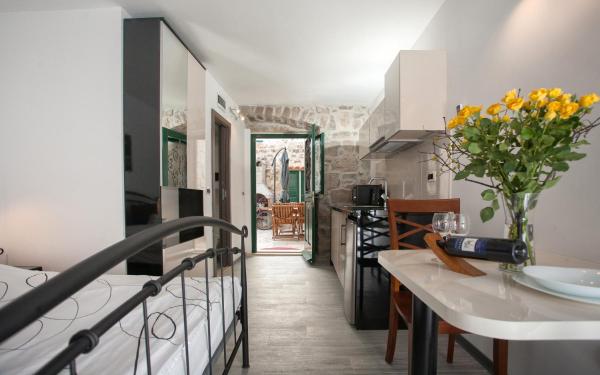 Nella foto è visibile l'oggetto Apartments & Room Kartolina situato nella città di Spalato (Split).