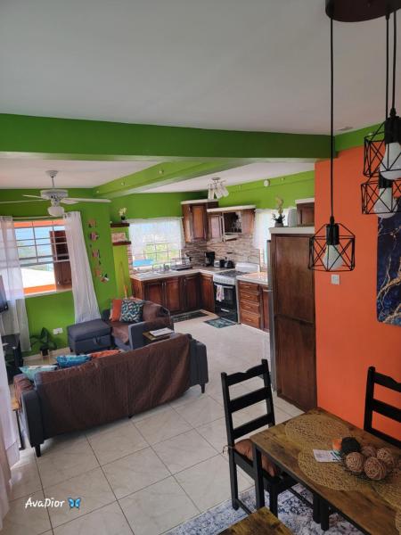 Garfields HiddenGem, Soufrière