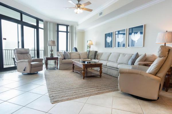 På billedet ses objektet Phoenix West 2205 by Liquid Life beliggende i byen Orange Beach.