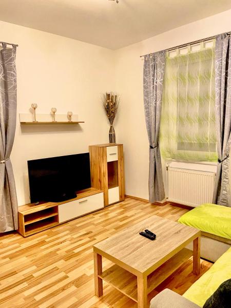 写真にはScheiblingkirchen市にあるBurgblick Apartment- 60qm, Küche, Waschmaschine, Streamingdiensteが写っています。