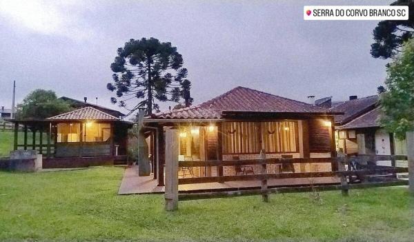 A la foto es mostra l'objecte Cabana em Urubici Serra do Corvo Branco situat a la ciutat de Grão Pará.