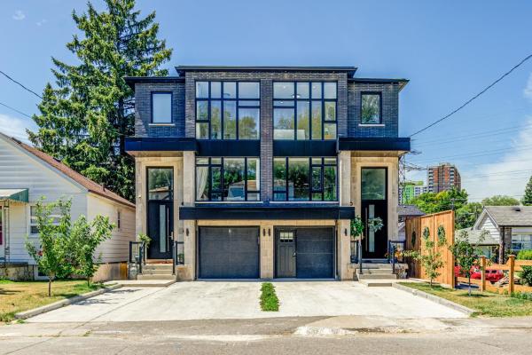 Na zdjęciu widoczny jest obiekt Modern City Living -newly built położony w mieście Toronto.