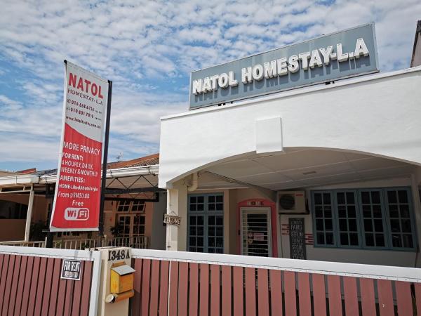 Nella foto è visibile l'oggetto Natol Homestay - LA Tabuan Jaya situato nella città di Kampong Tabuan.