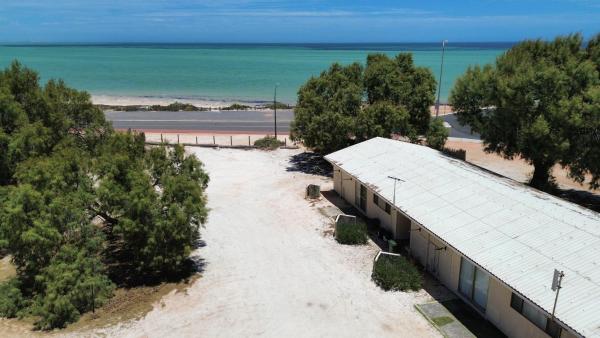 På billedet ses objektet Wildsights Beach Units beliggende i byen Denham.