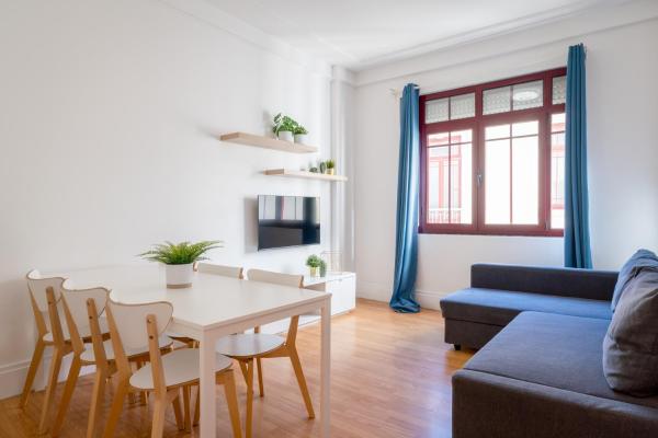Foto 4: Host Wise - Spacious Comfortable Apartment - Balcony