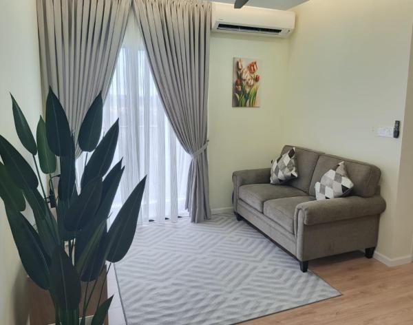 Suzi's Homestay At Dian Residency - Kota Damansara