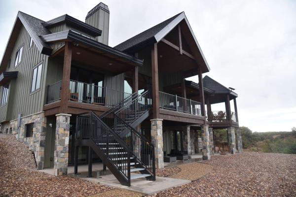 A la foto es mostra l'objecte Spectacular And New Cliff Lake Lodge Six Lakes Resort situat a la ciutat de Talmage.