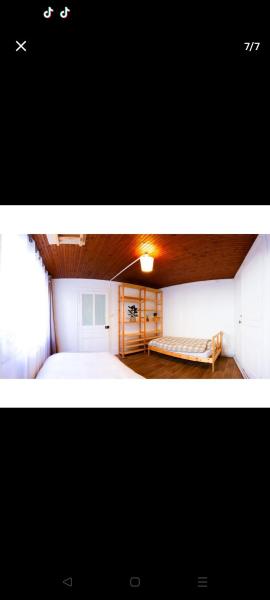 A la foto es mostra l'objecte Grande Chambre avec Home Cinéma situat a la ciutat de Morez.