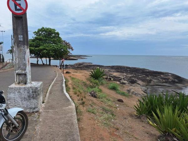 A la foto es mostra l'objecte Kitnet setiba situat a la ciutat de Guarapari.