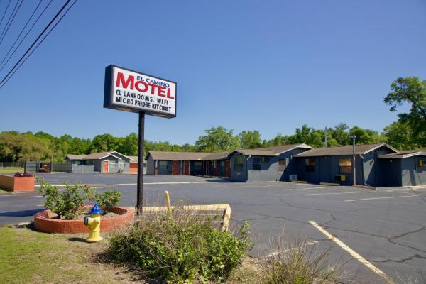 På bildet vises objektet El Camino Motel som ligger i byen Tallahassee.