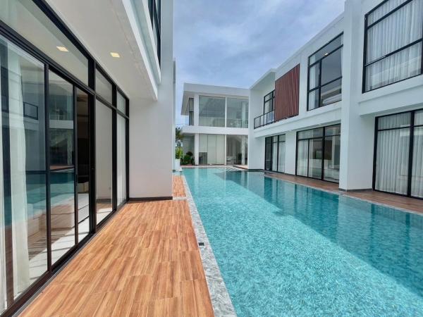 Na zdjęciu widoczny jest obiekt The Rich Garden położony w mieście Na Kluea.