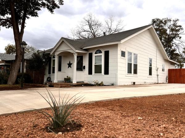 The River City Haven- Cozy, Spacious Home Near Downtown - San Antonio, TX
