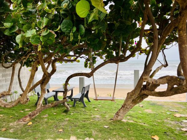 Na zdjęciu widoczny jest obiekt Flora front beach villa 2 położony w mieście Tiến Thành.