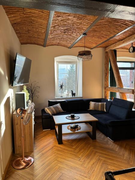Na zdjęciu widoczny jest obiekt Dawna Mleczarnia Apartamenty LOFT położony w mieście Nowa Ruda.