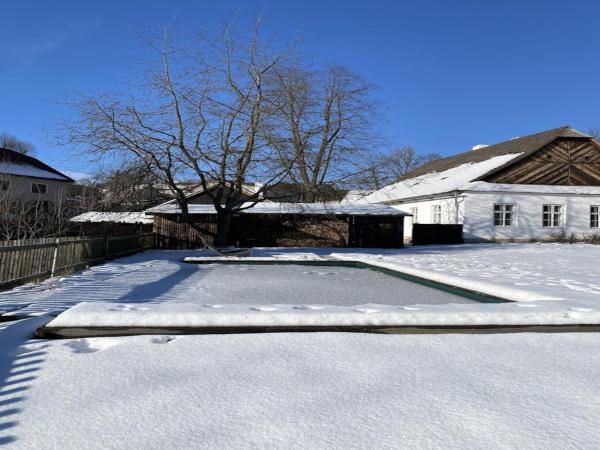 The photo shows the Villa in Javorek near Zlamanec Park located in the city of Věcov.