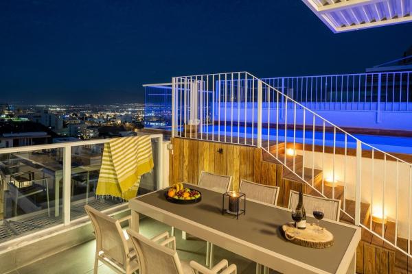 På billedet ses objektet Penthouse Salomon cliffs beliggende i byen Eilat.