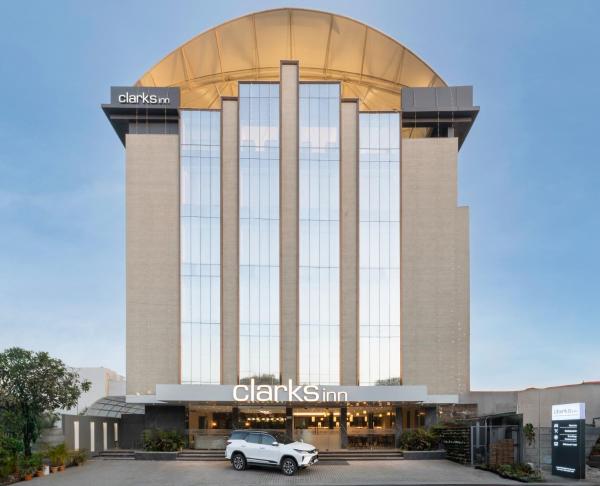 A la foto es mostra l'objecte Clarks Inn Indore situat a la ciutat de Indore.