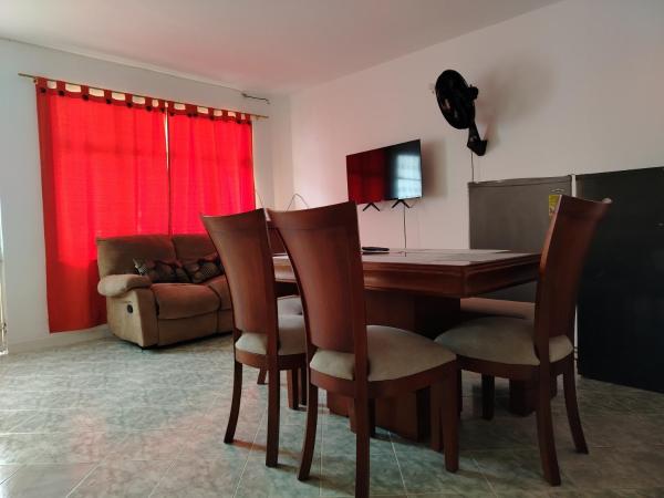 A la foto es mostra l'objecte Apartamentos Santiago situat a la ciutat de Melgar.