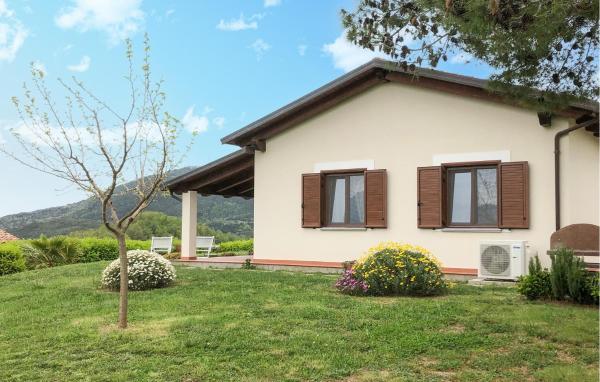 Nella foto è visibile l'oggetto Lovely Home In San Giovanni A Piro situato nella città di Acquavena.