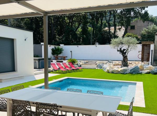 Na foto é possível ver o objeto VILLA Écrin de SAZE - LUXE & SPA localizado na cidade de Saze.